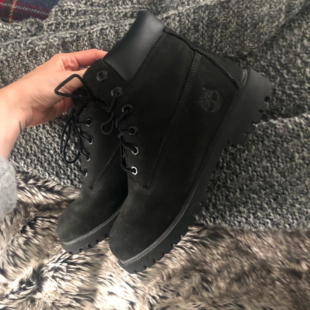 BLACK TIMBOS